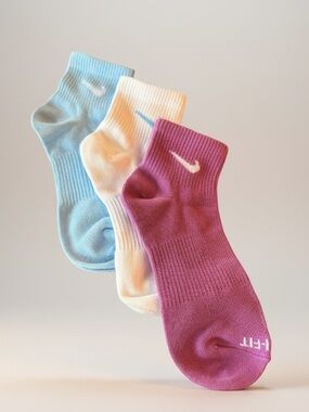 Nike Dri-FIT Crew Socks 3 Pair Bundle Pink Blue White